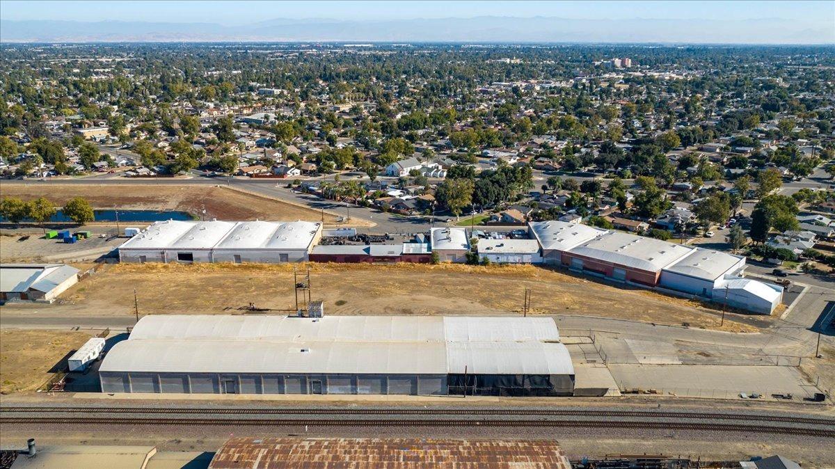 944 S Topeka, Fresno, CA 93721