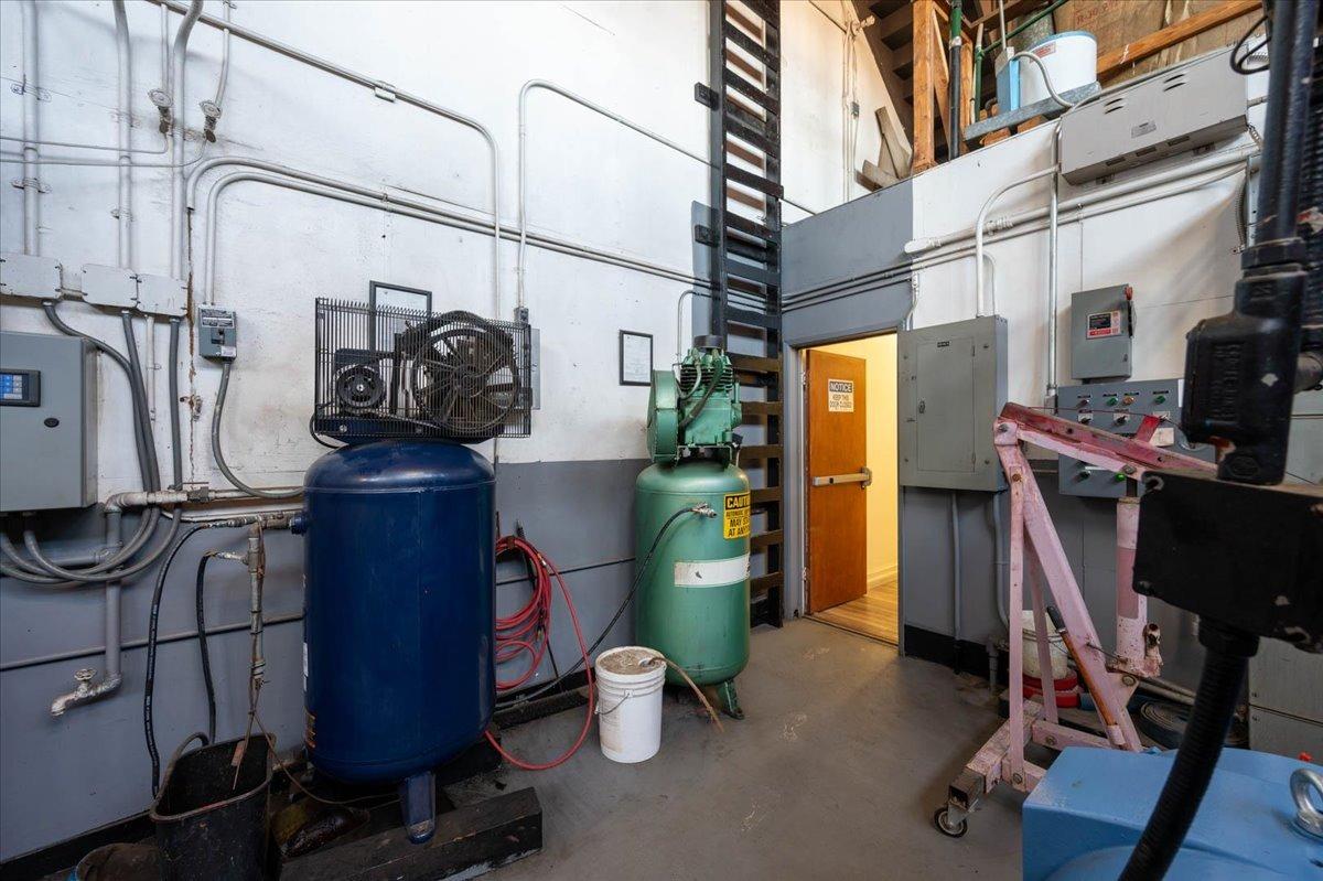 944 S Topeka, Fresno, CA 93721