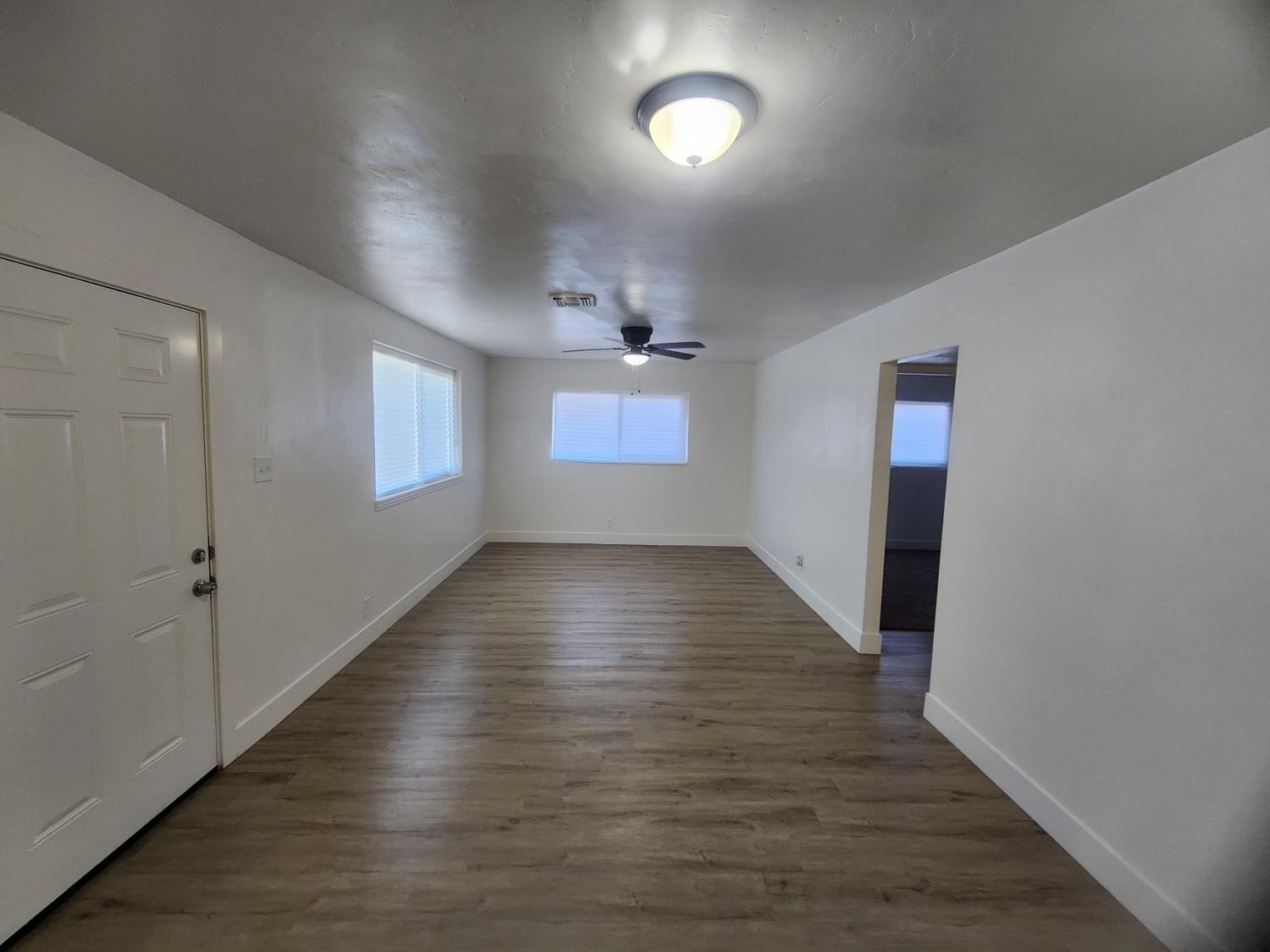 4423 E Eugenia Ave, Fresno, CA 93725