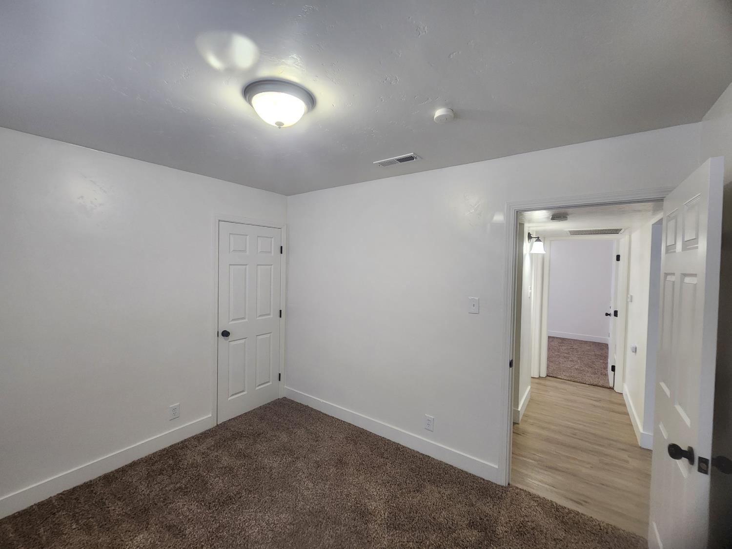 4423 E Eugenia Ave, Fresno, CA 93725