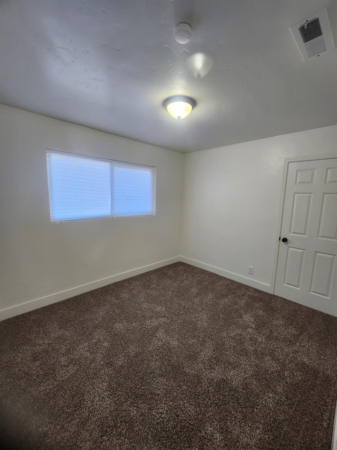 4423 E Eugenia Ave, Fresno, CA 93725