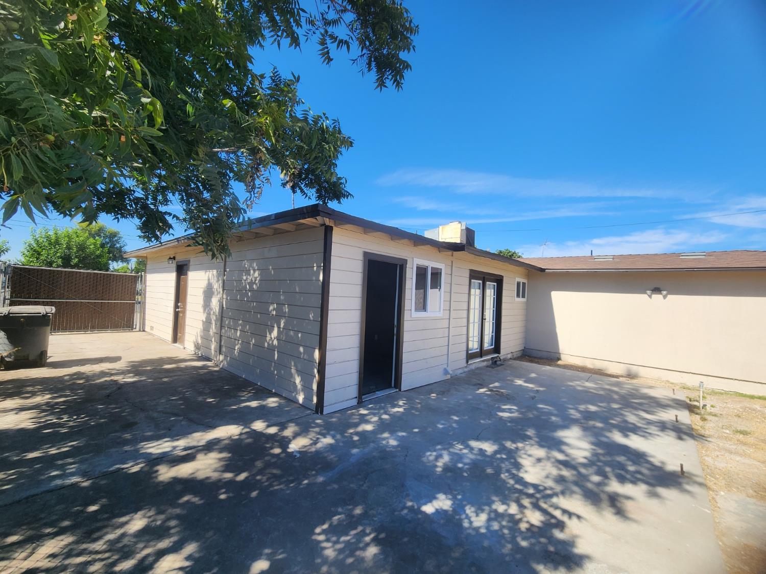 4423 E Eugenia Ave, Fresno, CA 93725