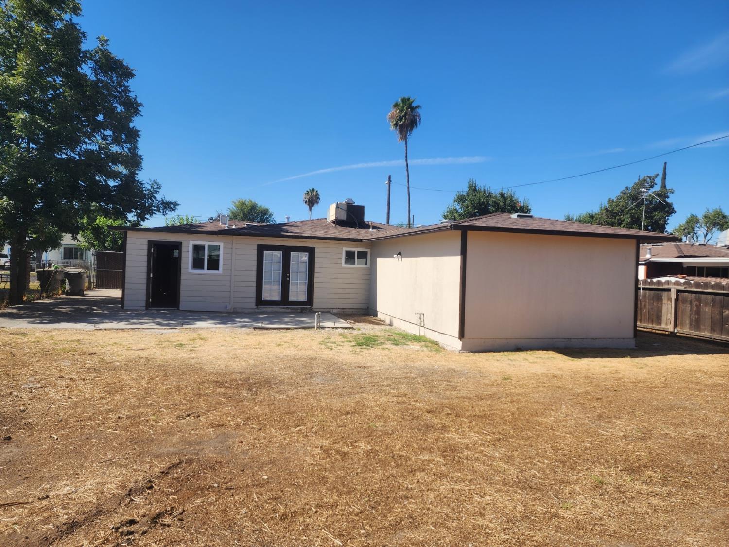 4423 E Eugenia Ave, Fresno, CA 93725