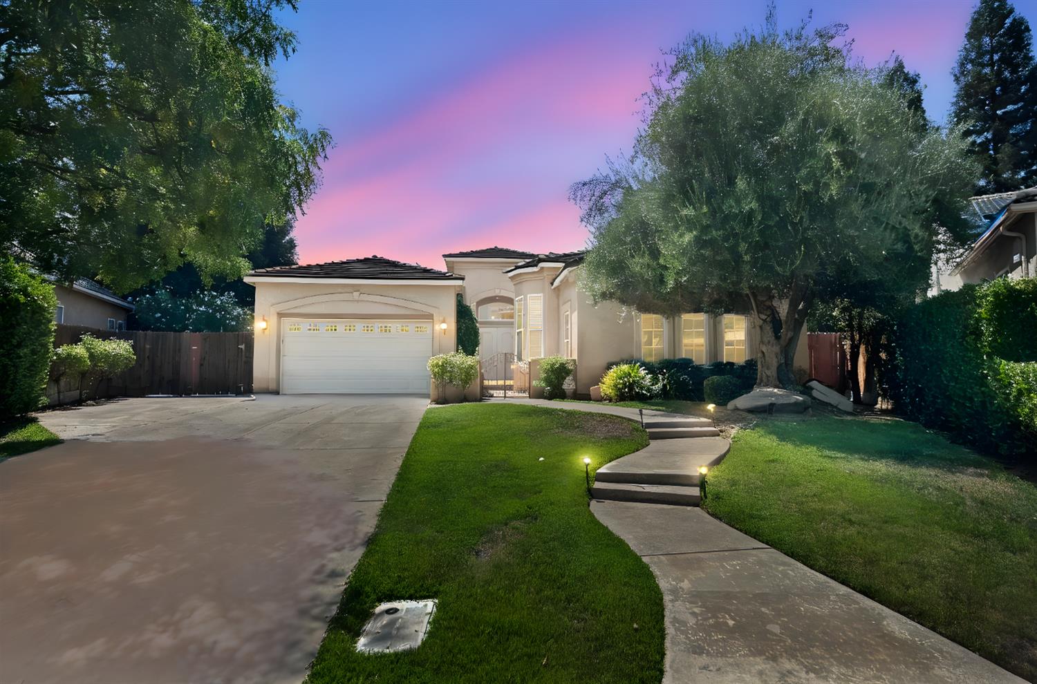 9812 N Sedona Cir, Fresno, CA 93720