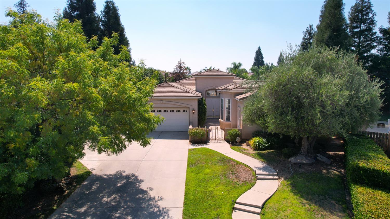 9812 N Sedona Cir, Fresno, CA 93720