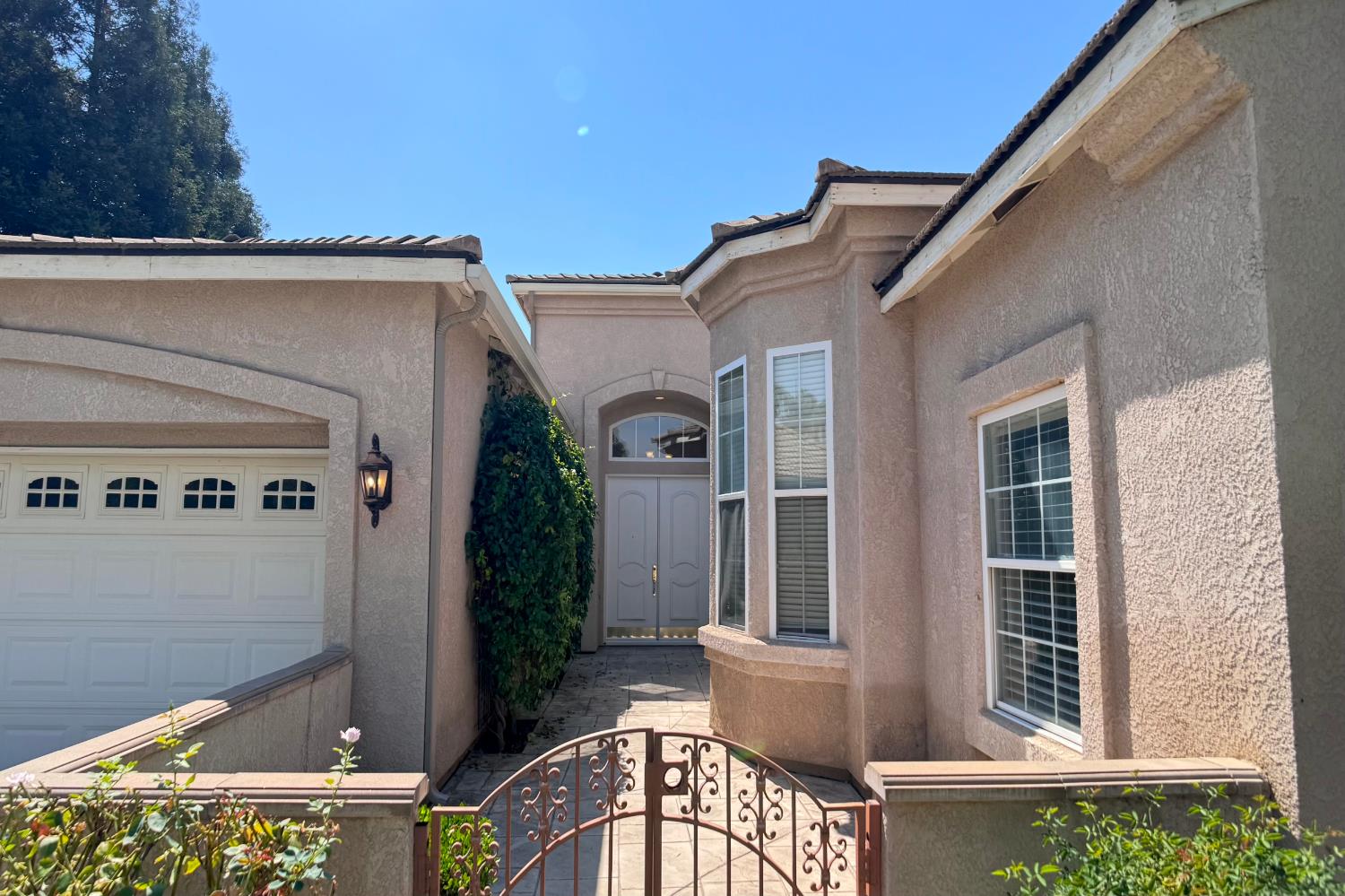 9812 N Sedona Cir, Fresno, CA 93720
