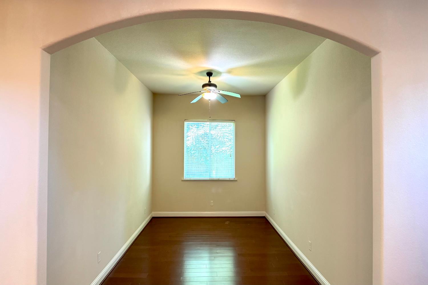 9812 N Sedona Cir, Fresno, CA 93720