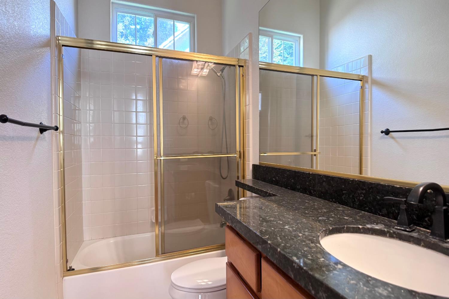 9812 N Sedona Cir, Fresno, CA 93720