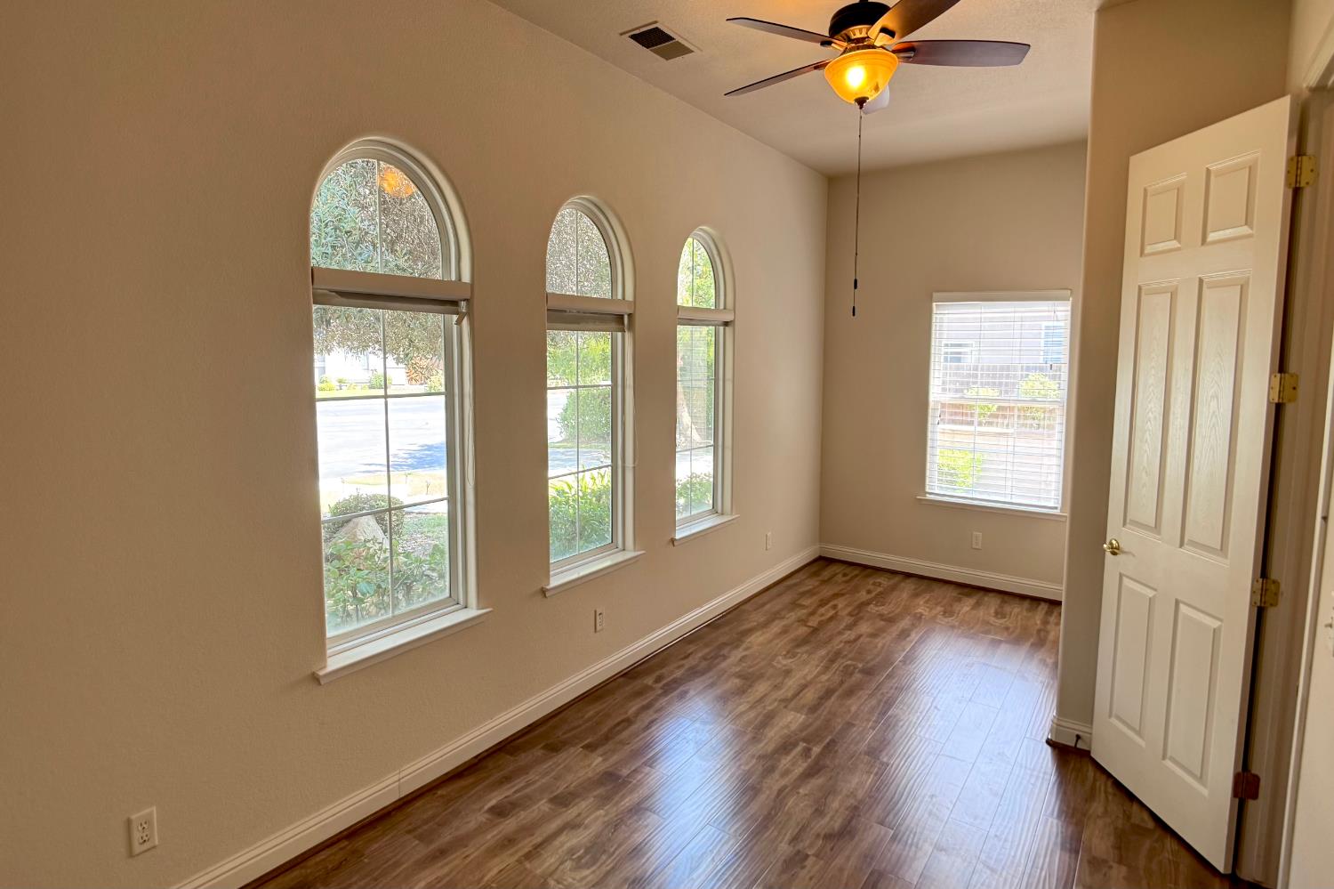 9812 N Sedona Cir, Fresno, CA 93720