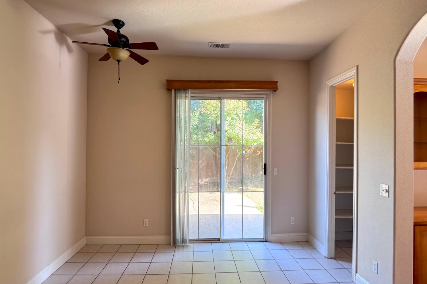 9812 N Sedona Cir, Fresno, CA 93720