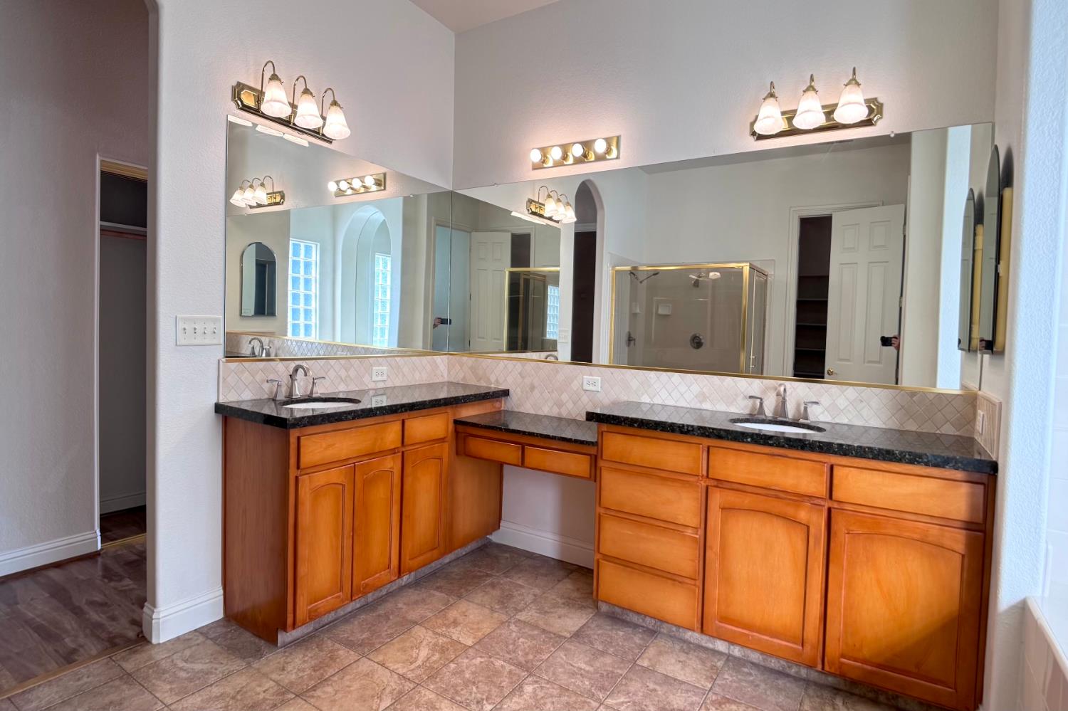 9812 N Sedona Cir, Fresno, CA 93720