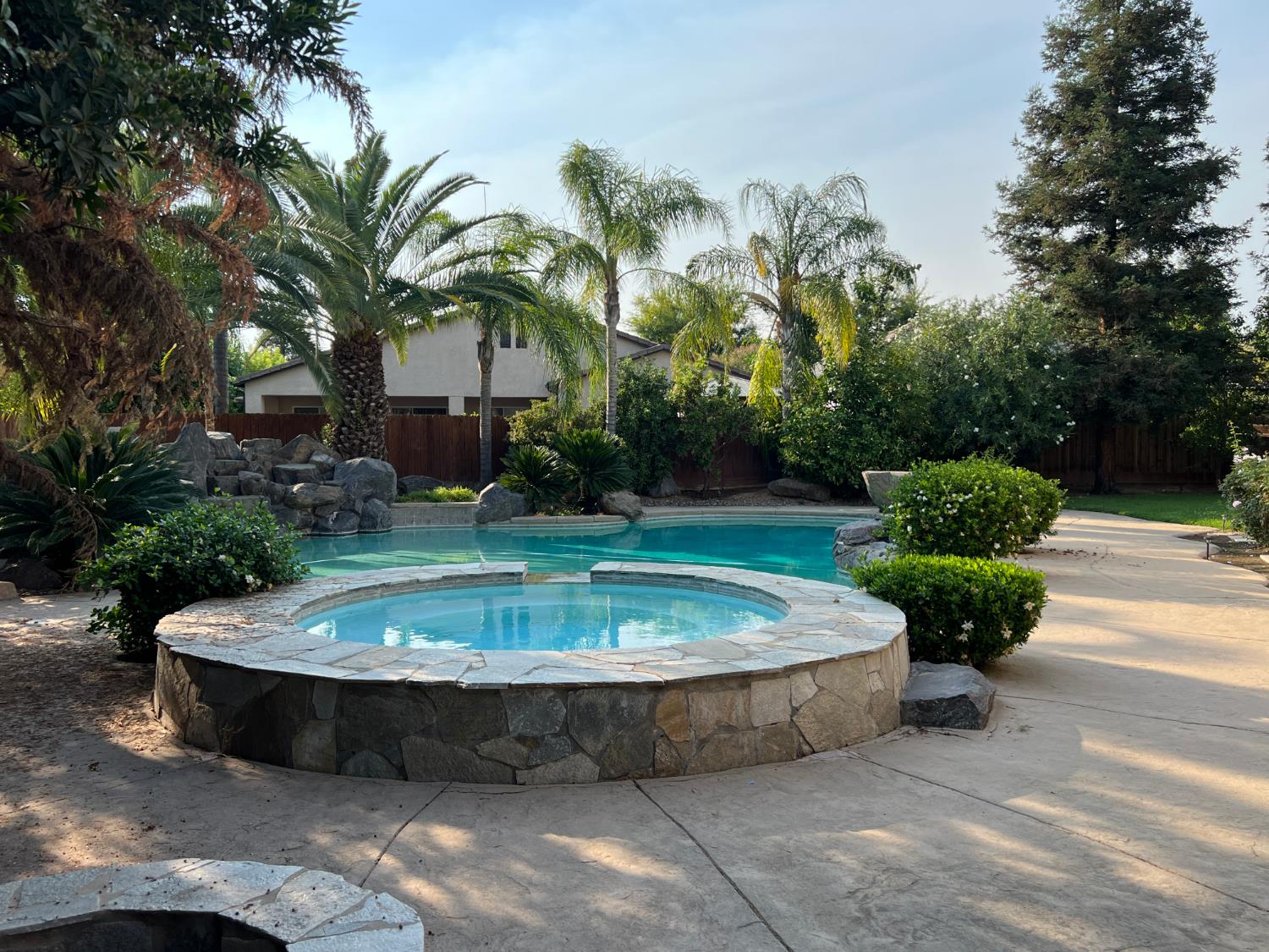 9812 N Sedona Cir, Fresno, CA 93720