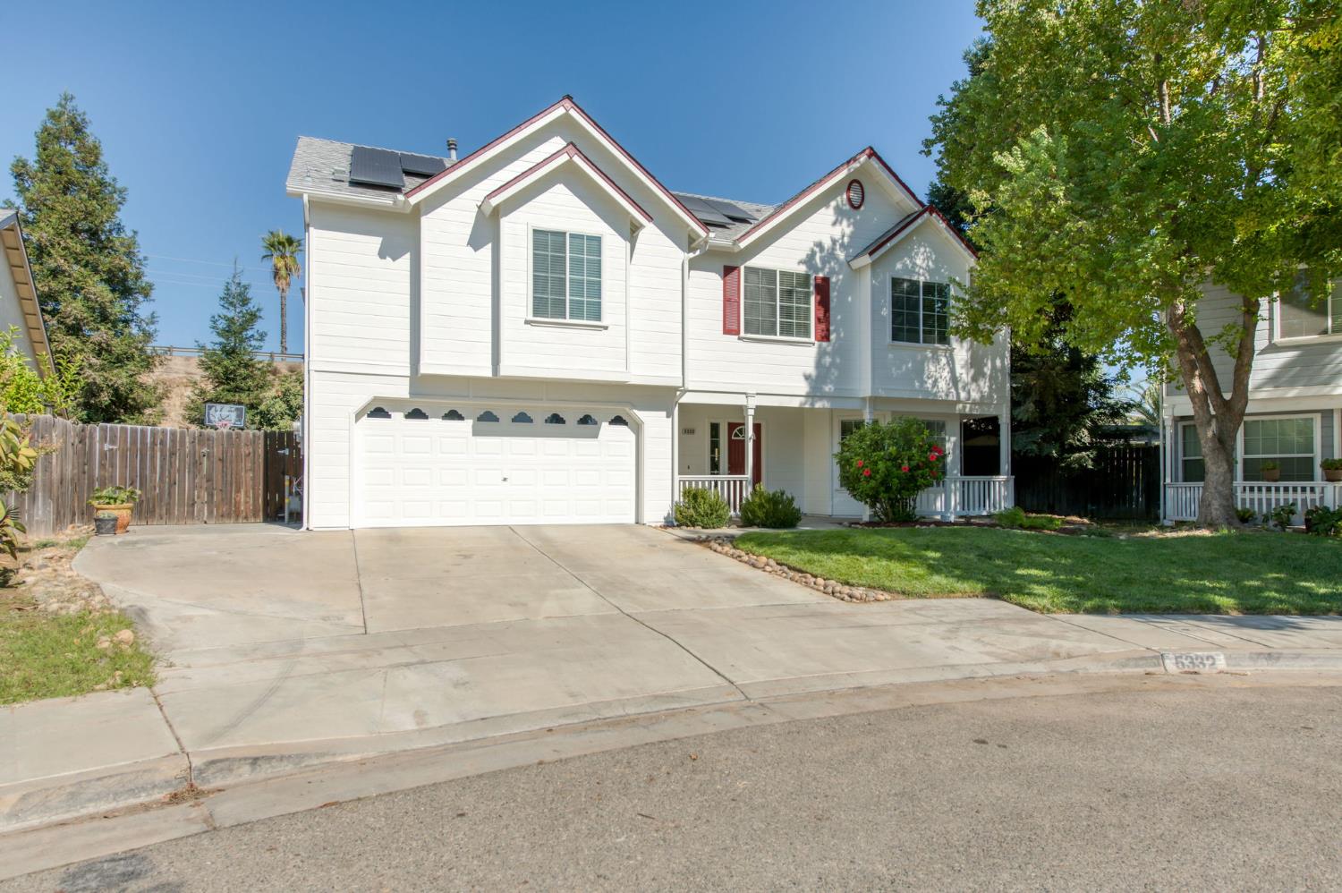 5332 W Millbrae Ave