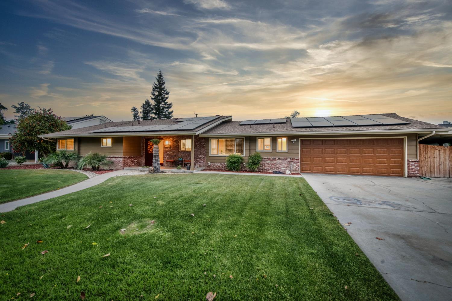 1540 W San Ramon Ave