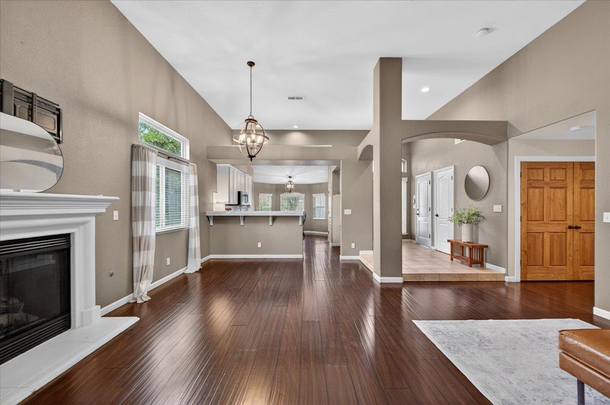 2873 E El Paso Ave, Fresno, CA 93720