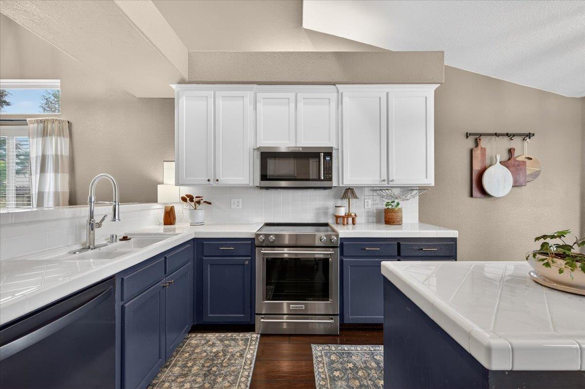 2873 E El Paso Ave, Fresno, CA 93720