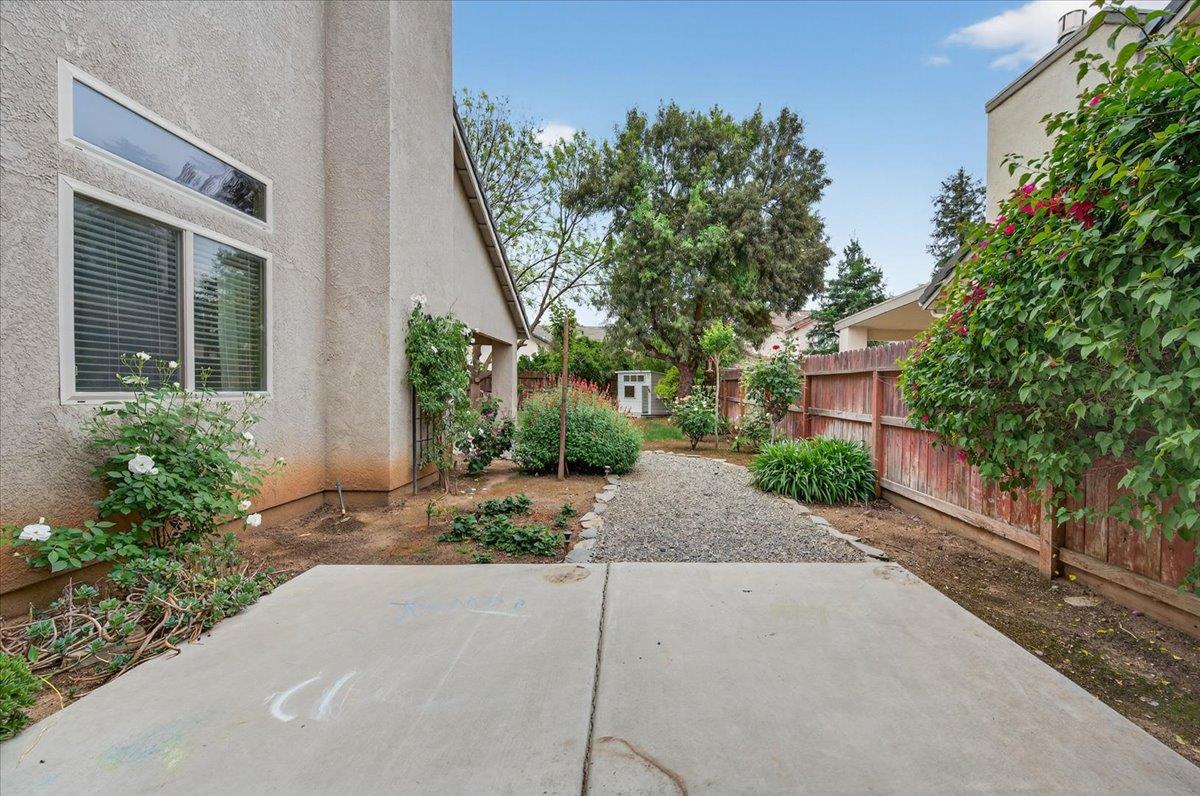 2873 E El Paso Ave, Fresno, CA 93720