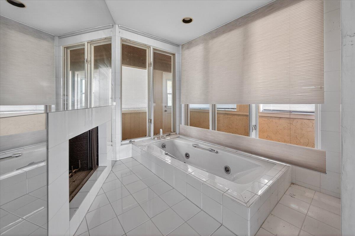 19185 W Jensen Ave, Kerman, CA 93630