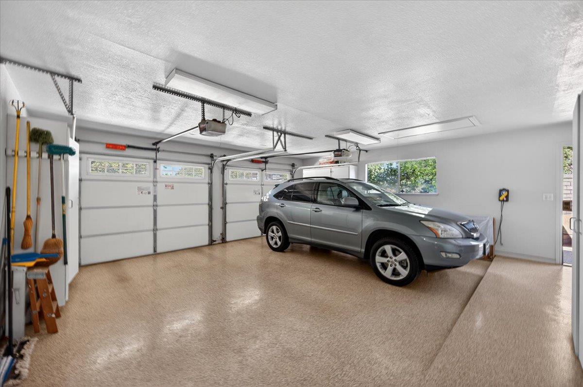 3317 W Alluvial Ave, Fresno, CA 93711