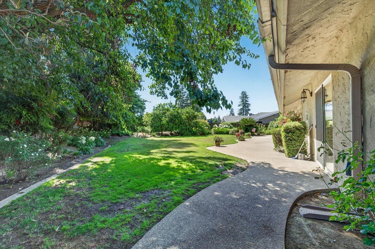 3317 W Alluvial Ave, Fresno, CA 93711