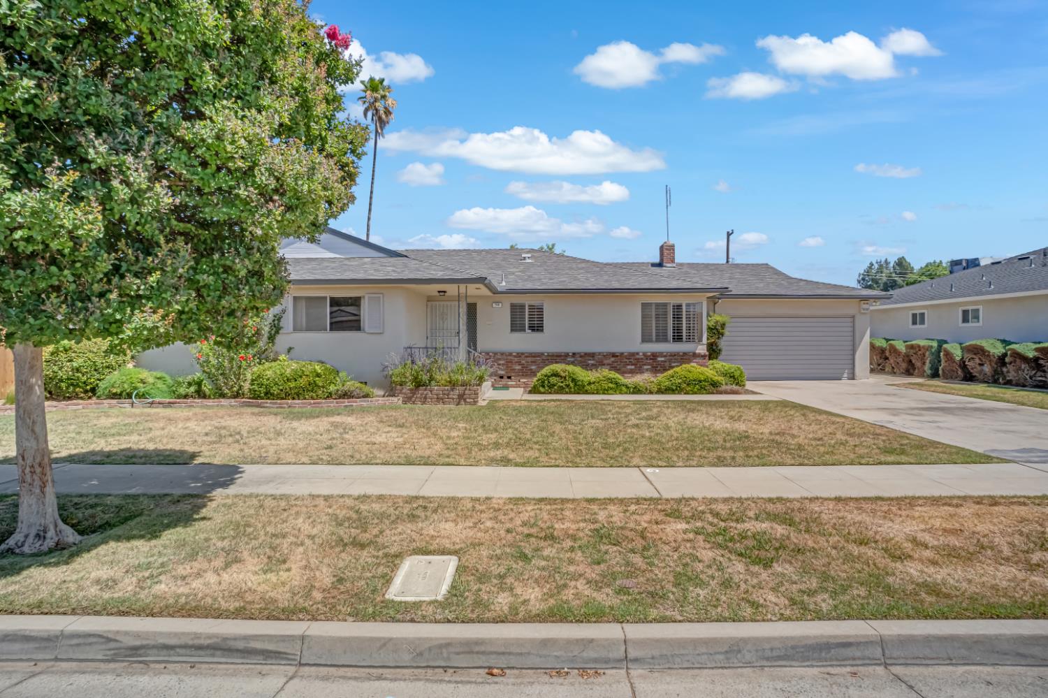 758 E Dovewood Ln