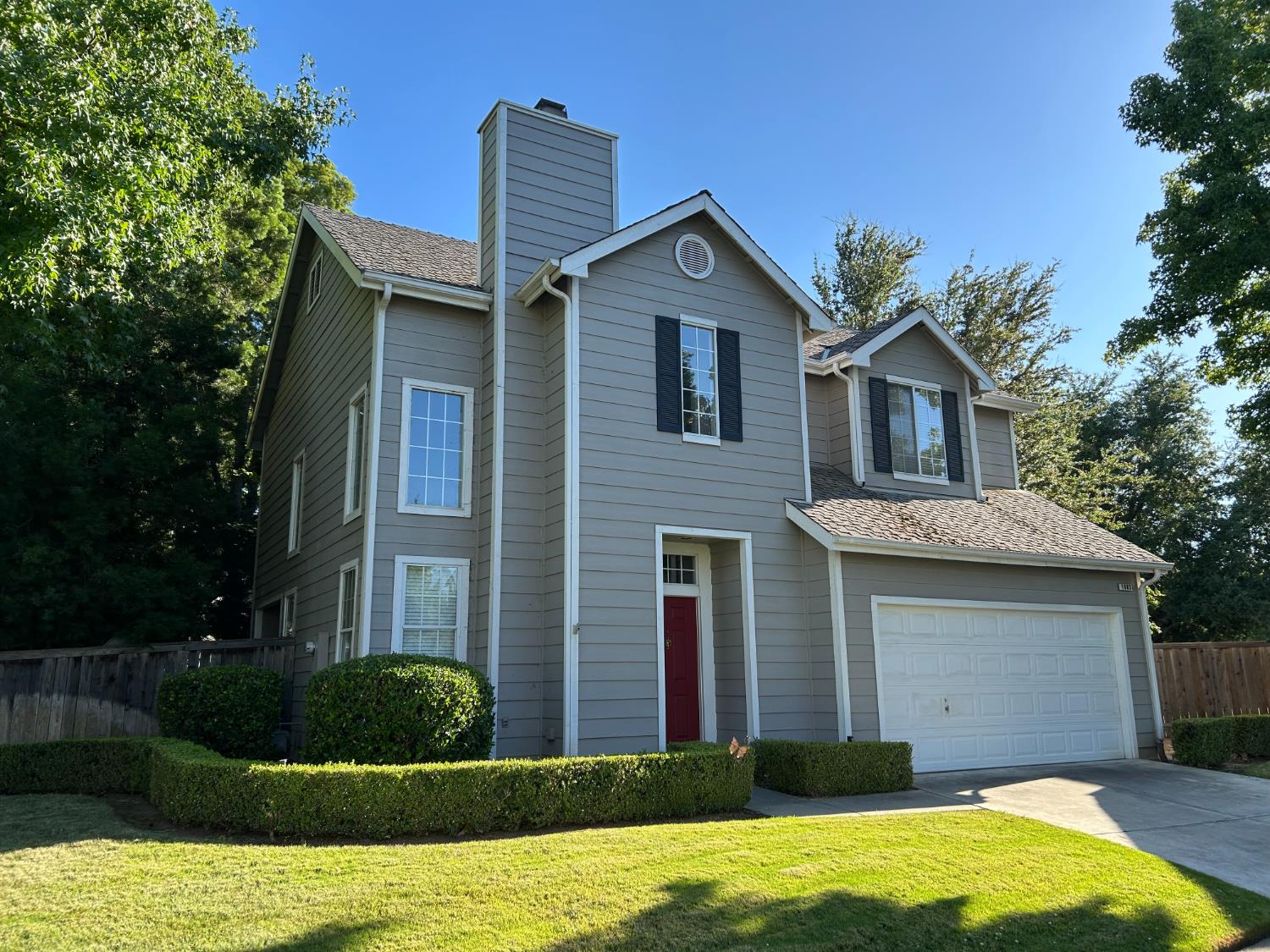 1083 E Monticello Cir